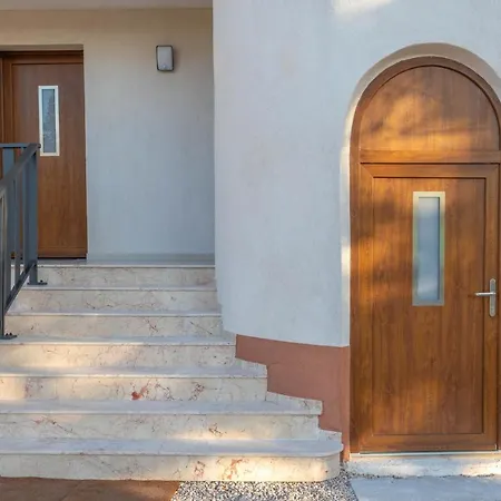 Apartment Moderne 4 - *
